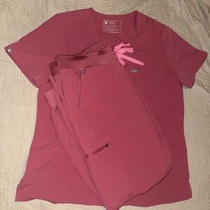 FIGS ,Quartz, Set, Catarina top and Zamora scrub pants